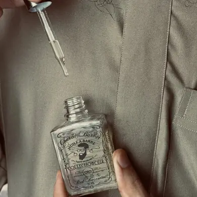 ZAYT appliquée à la pipette, barbe et main